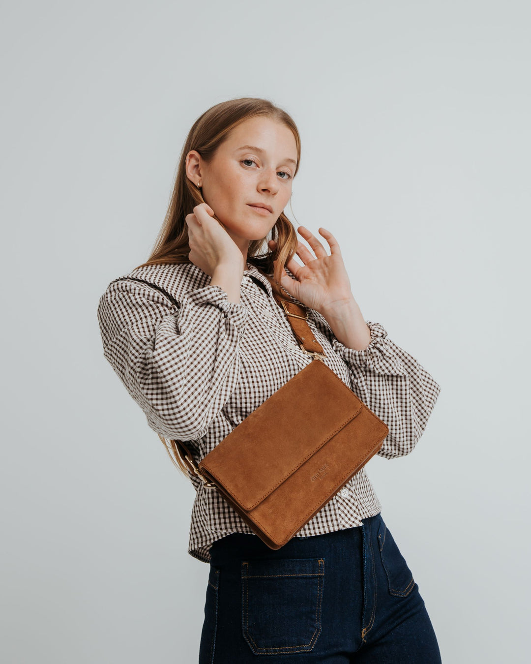 Le Parfait Sac à Bandoulière Carré Suède - Divers coloris