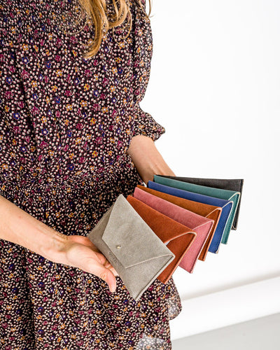 Pochette Mini Enveloppe Shape Pouch Suède - Divers coloris