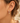 Créoles Solarya portées – pierres facettées multicolores, plaqué or, diamètre 20 mm – Viva Frida