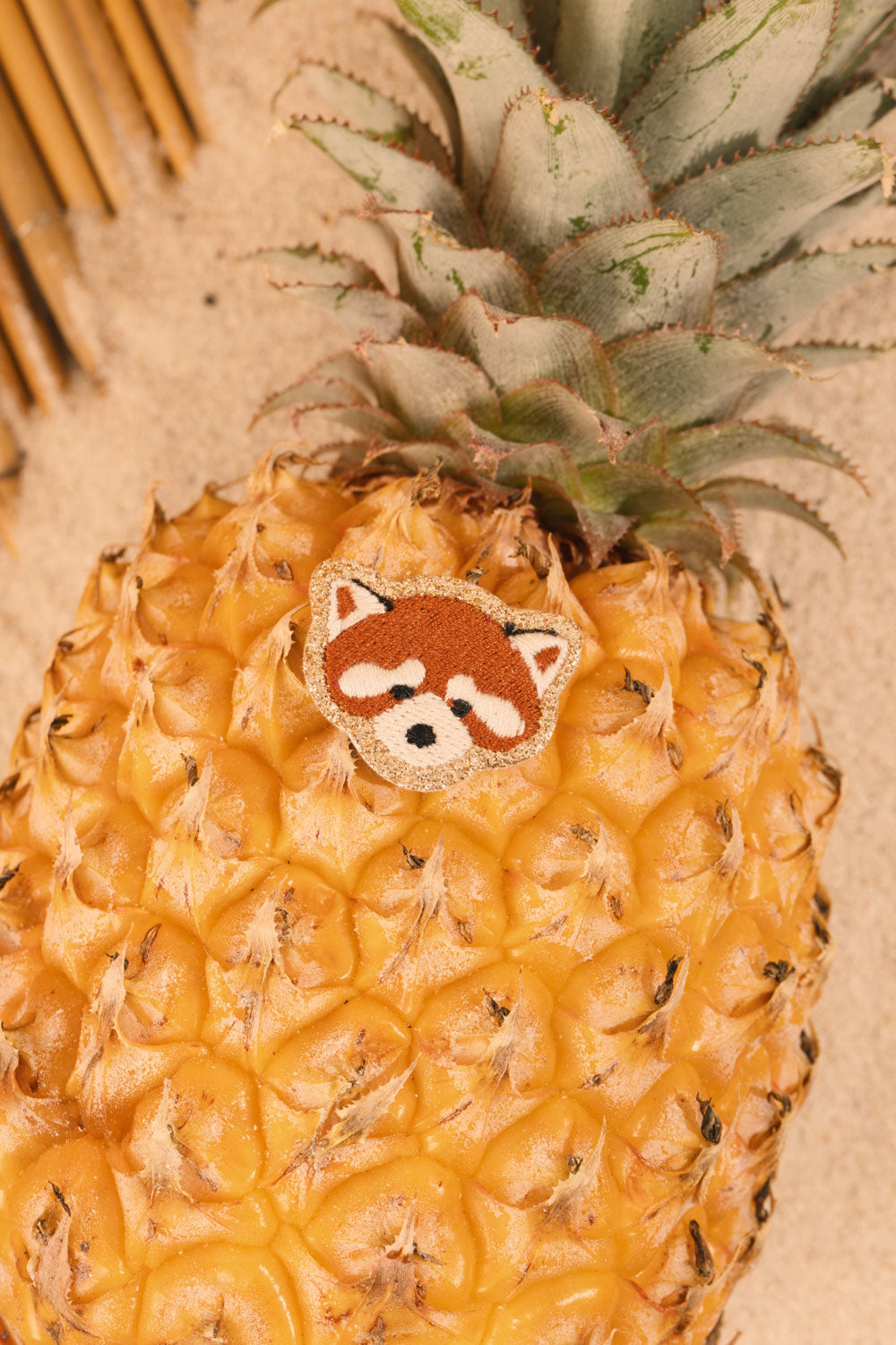 Broche Luo