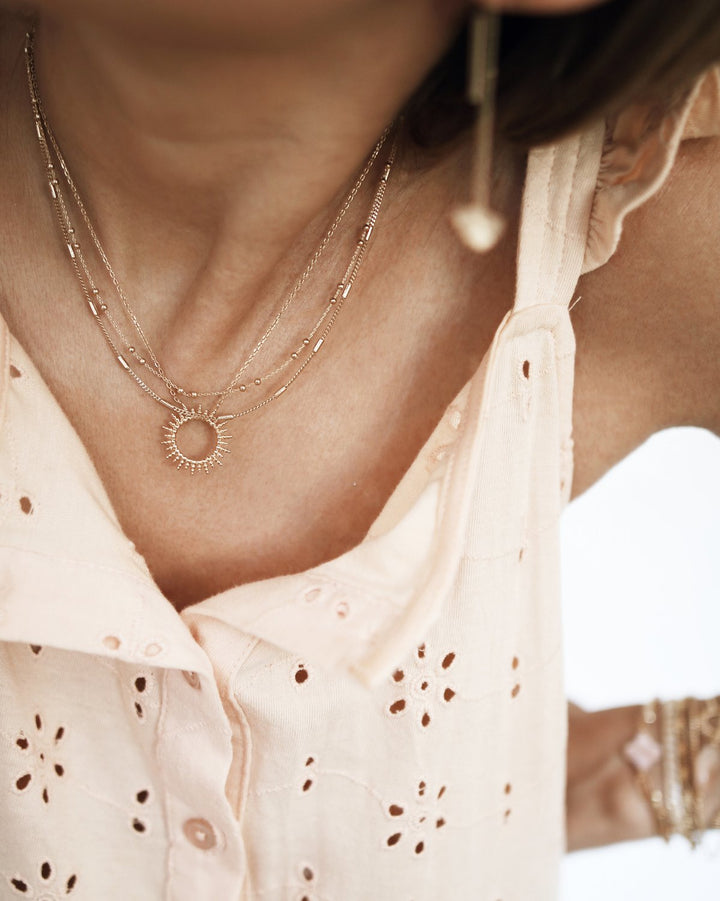 Collier Hinto
