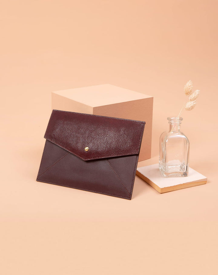 Petite Pochette Joey - Black Cherry
