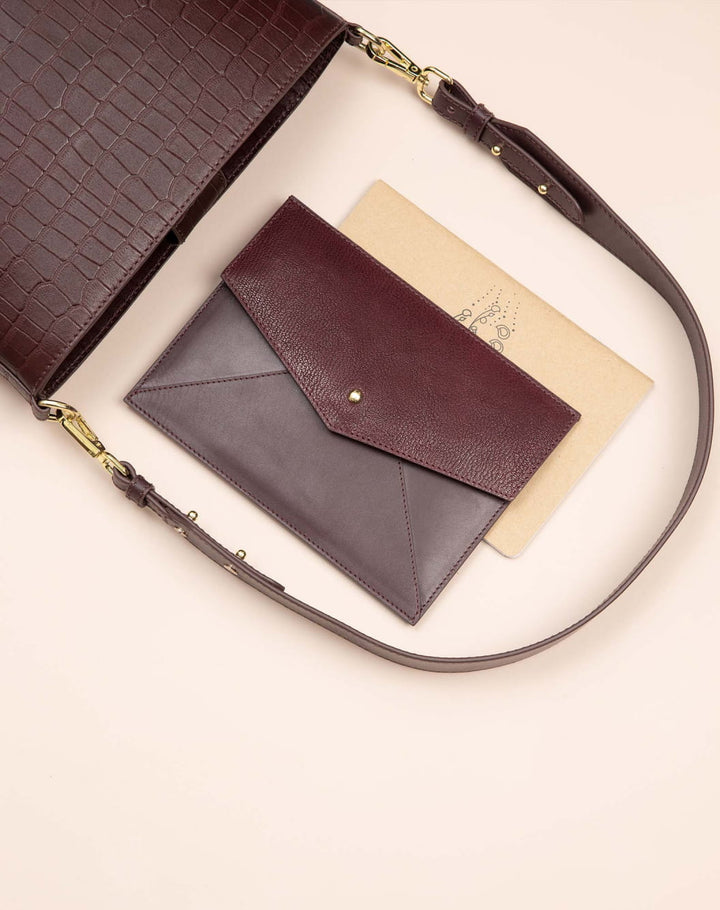 Petite Pochette Joey - Black Cherry